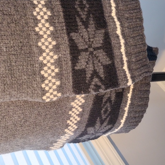 GAP men's white, black and gray snowflake lambs wool scarf - Picture 2 of 4